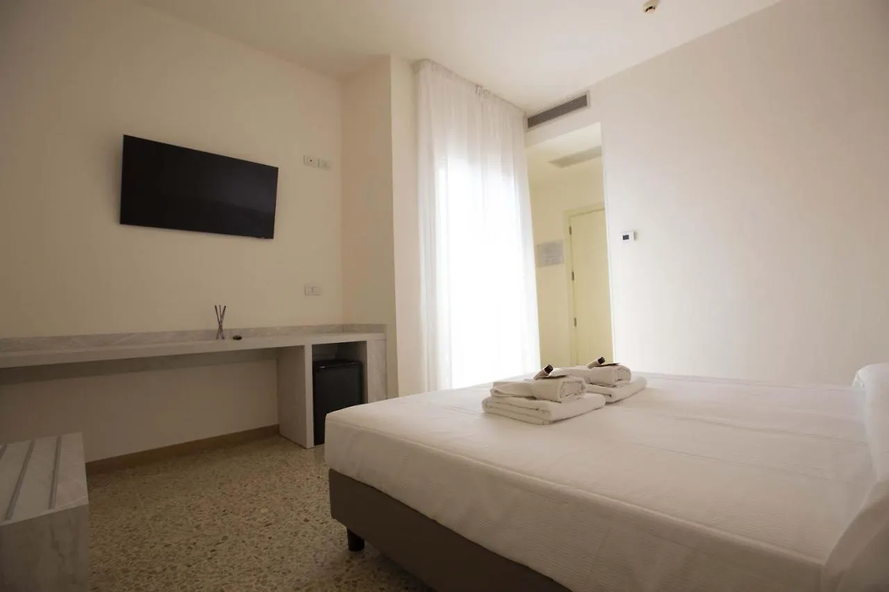 Hotel Confort Rimini 3*,  Włochy